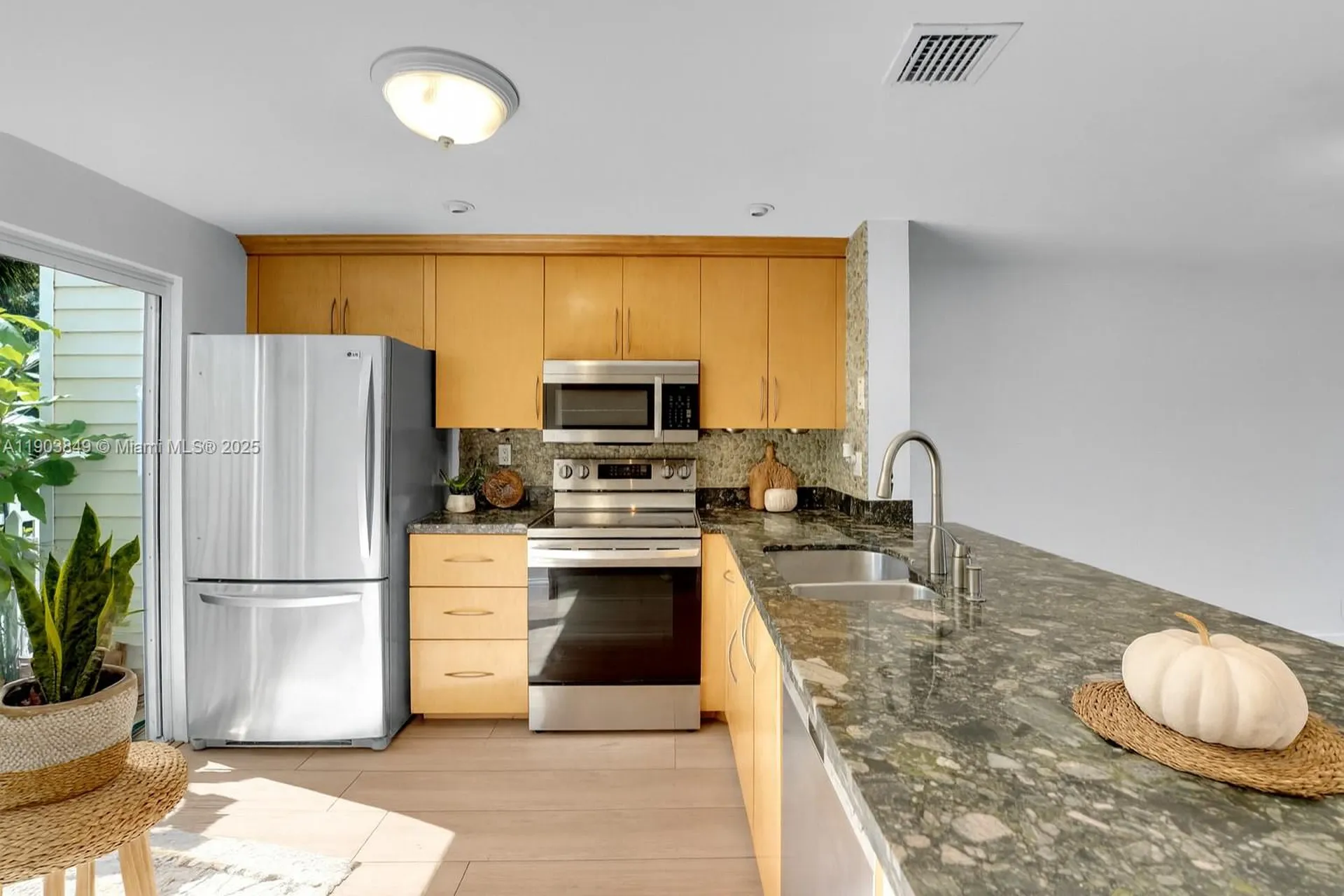 1897 NE 15th Avenue Fort Lauderdale FL 33305