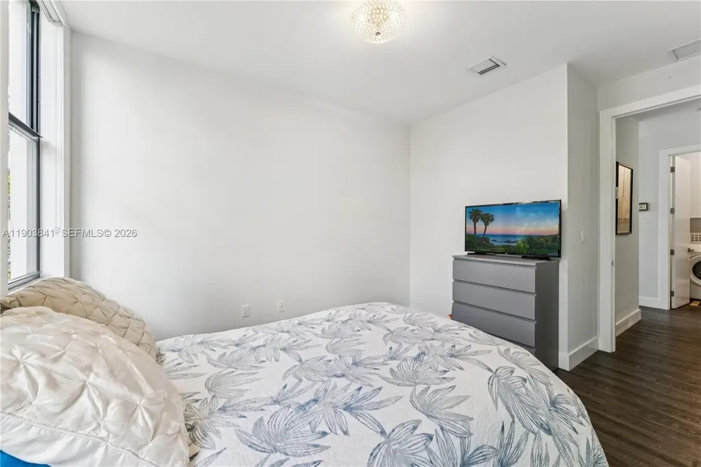 909 NE 16th Terrace Fort Lauderdale FL 33304