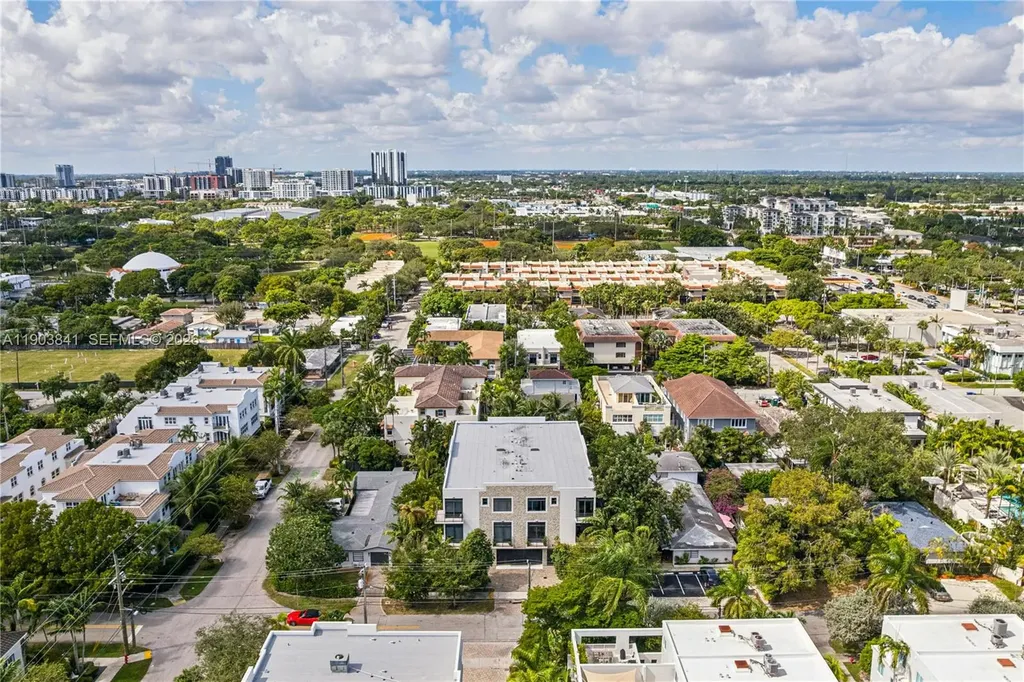 909 NE 16th Terrace Fort Lauderdale FL 33304