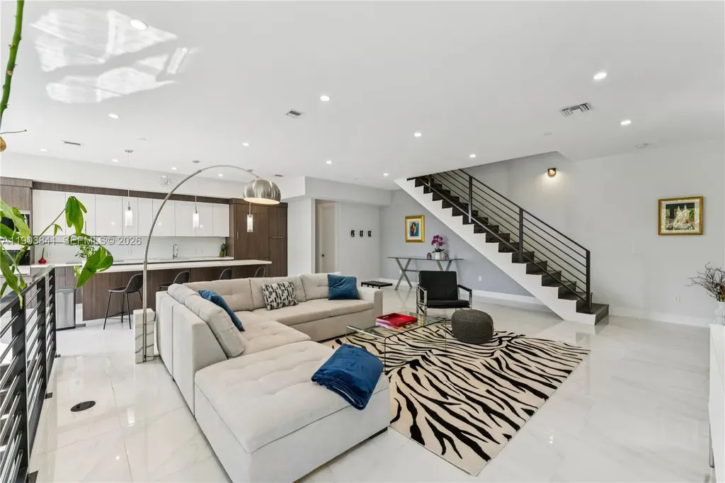 909 NE 16th Terrace Fort Lauderdale FL 33304