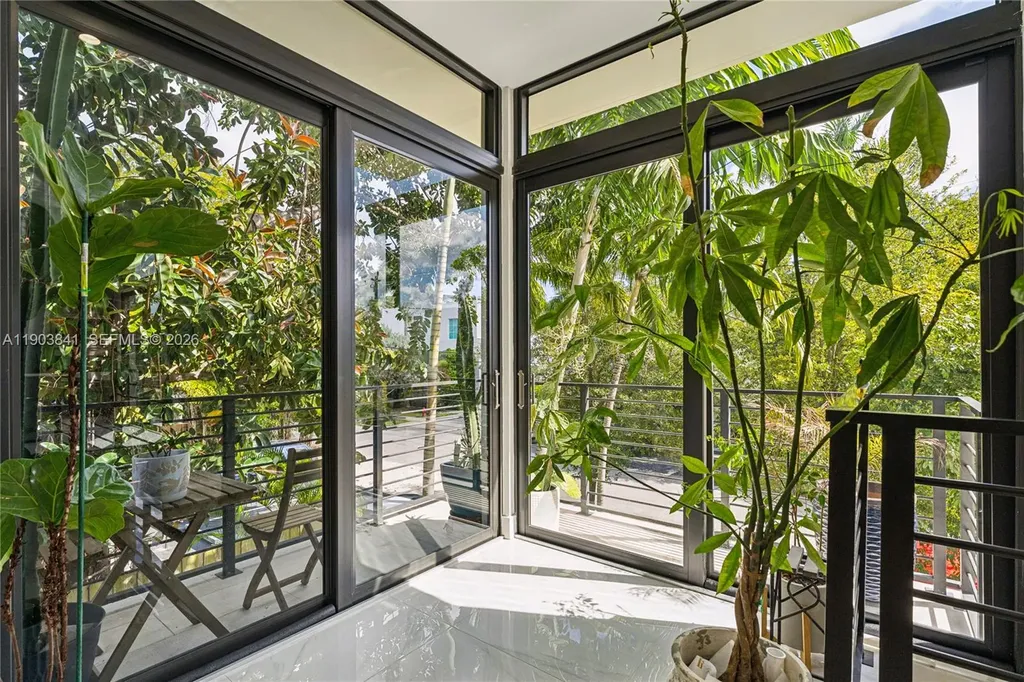 909 NE 16th Terrace Fort Lauderdale FL 33304