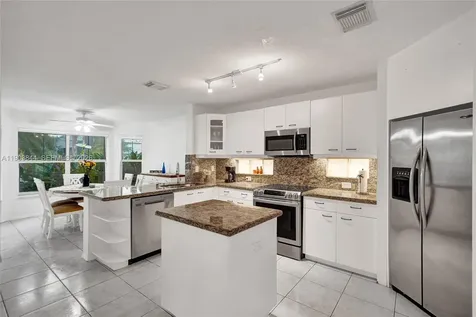 1046 Satinleaf Street Hollywood FL 33019