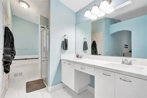 1046 Satinleaf Street Hollywood FL 33019