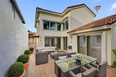 1046 Satinleaf Street Hollywood FL 33019