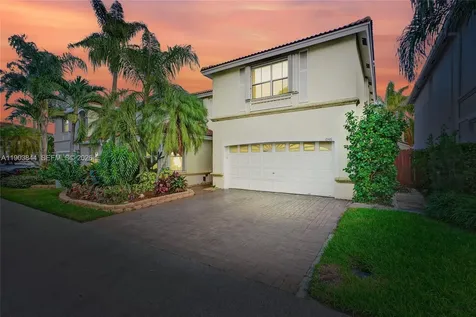 1046 Satinleaf Street Hollywood FL 33019