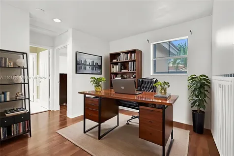 1046 Satinleaf Street Hollywood FL 33019
