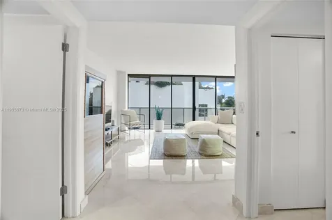 20281 E Country Club Drive Aventura FL 33180