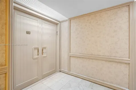 20281 E Country Club Drive Aventura FL 33180