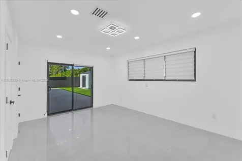 19511 NE 18th Place Miami FL 33179