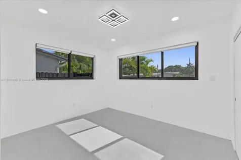 19511 NE 18th Place Miami FL 33179