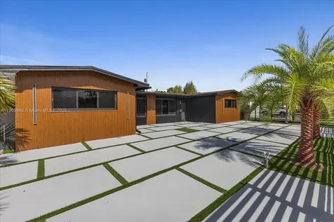 19511 NE 18th Place Miami FL 33179