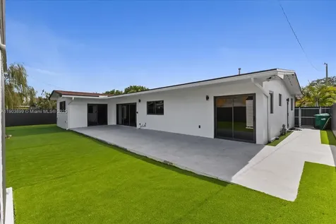 19511 NE 18th Place Miami FL 33179
