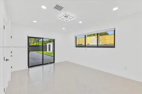 19511 NE 18th Place Miami FL 33179