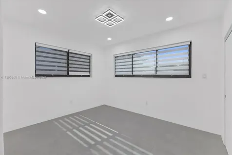 19511 NE 18th Place Miami FL 33179