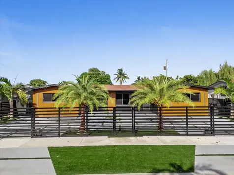 19511 NE 18th Place Miami FL 33179