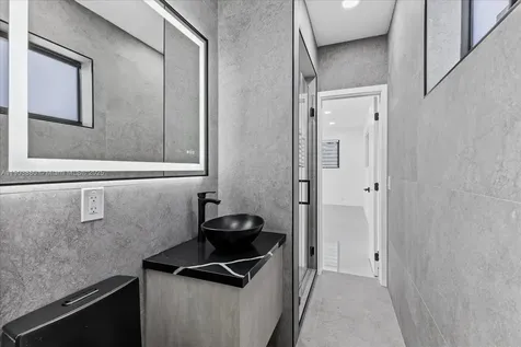 19511 NE 18th Place Miami FL 33179