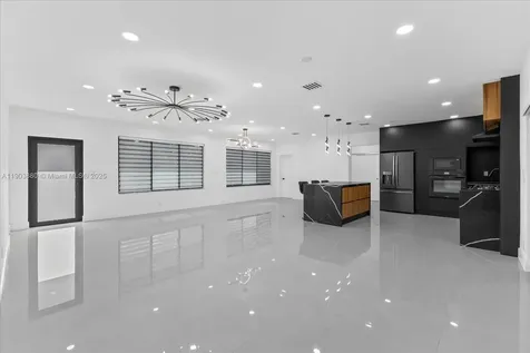 19511 NE 18th Place Miami FL 33179