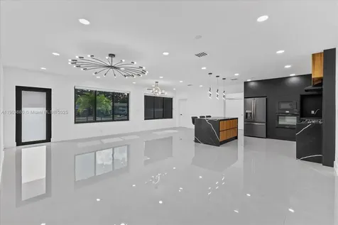 19511 NE 18th Place Miami FL 33179