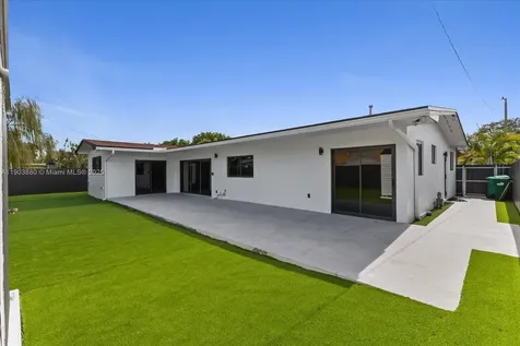 19511 NE 18th Place Miami FL 33179