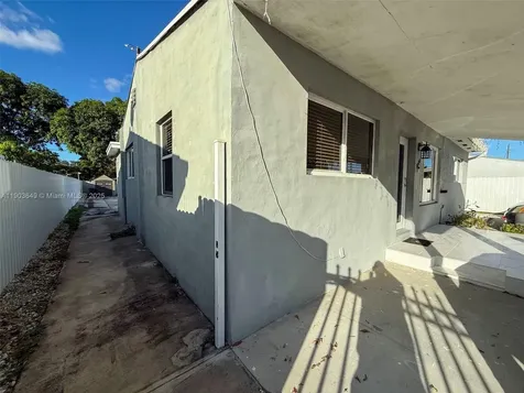 1545 NW 85th Street Miami FL 33147