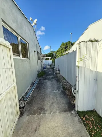 1545 NW 85th Street Miami FL 33147