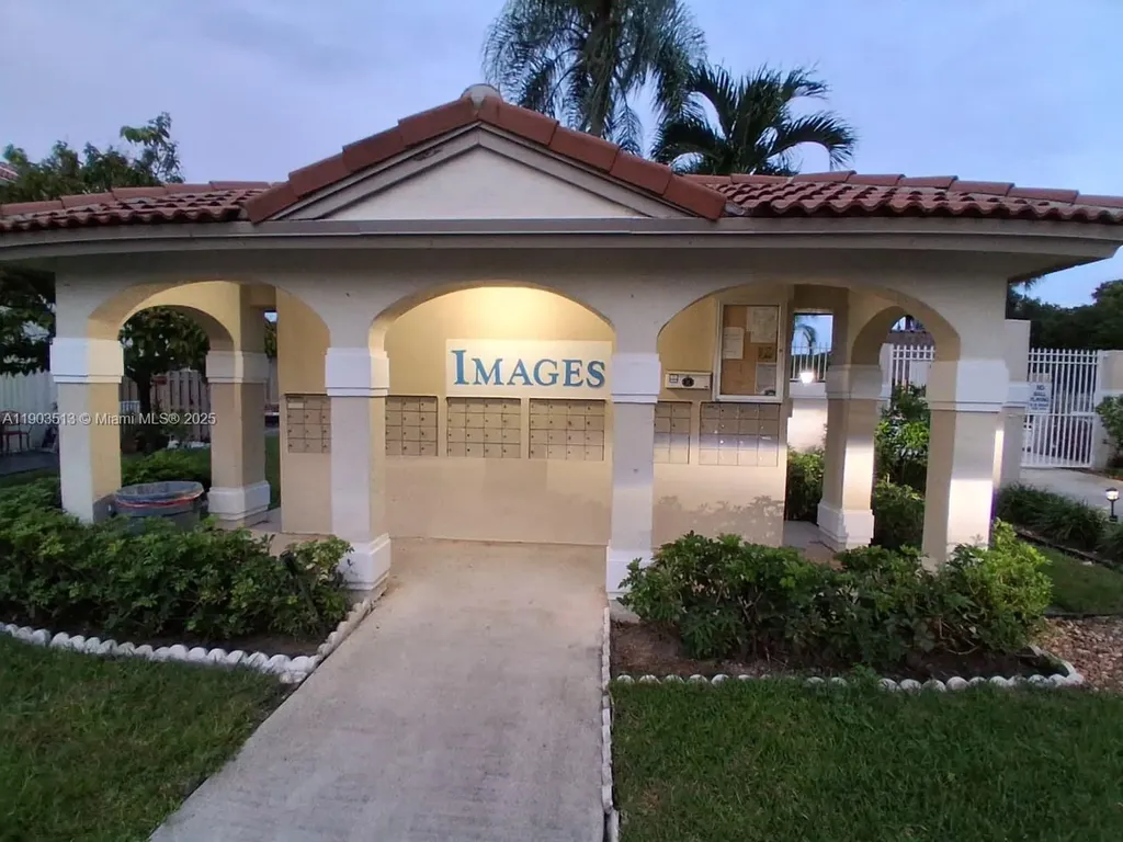 10830 NW 8th Street Pembroke Pines FL 33026