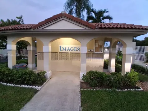 10830 NW 8th Street Pembroke Pines FL 33026