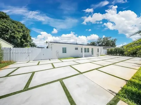 16125 NW 28th Place Miami Gardens FL 33054