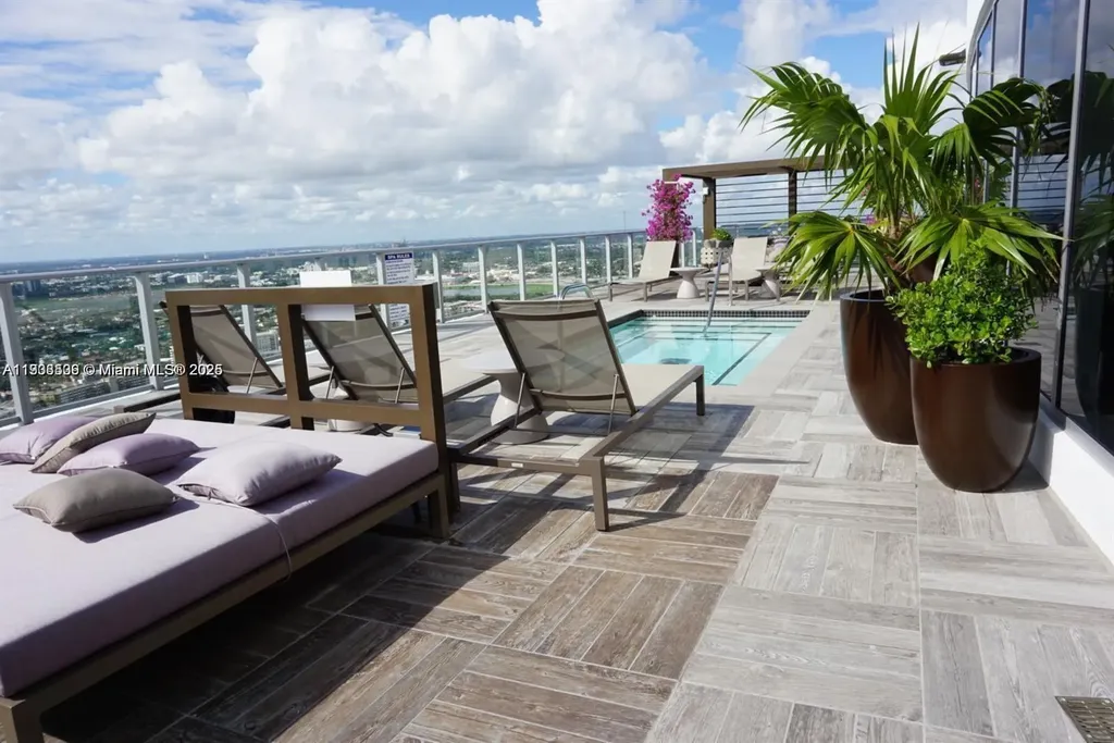 4010 S Ocean Drive Hollywood FL 33019