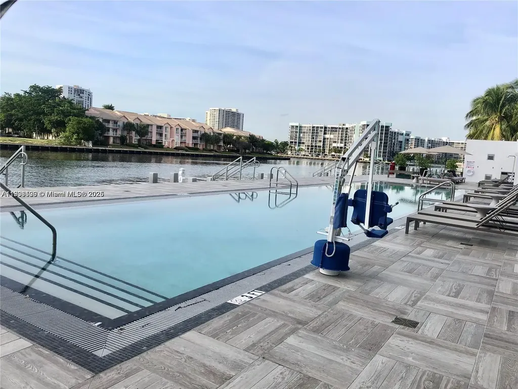 4010 S Ocean Drive Hollywood FL 33019