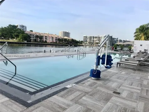 4010 S Ocean Drive Hollywood FL 33019
