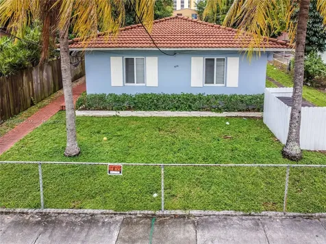 976 NW 6th Street Miami FL 33136