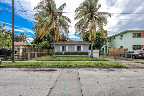 976 NW 6th Street Miami FL 33136