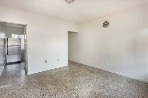 976 NW 6th Street Miami FL 33136