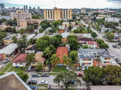 976 NW 6th Street Miami FL 33136