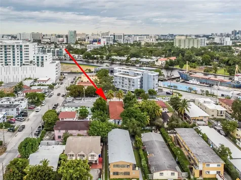 976 NW 6th Street Miami FL 33136