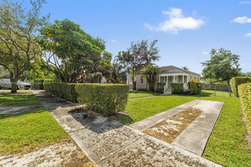 52 Flagler Drive Miami Springs FL 33166