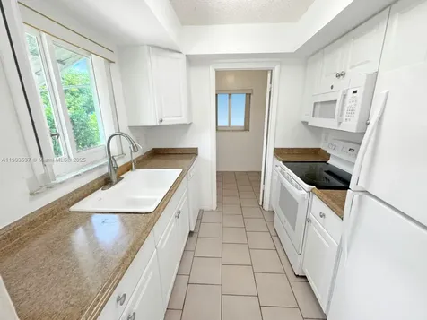 8203 NW 104th Avenue Tamarac FL 33321