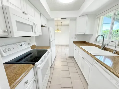 8203 NW 104th Avenue Tamarac FL 33321