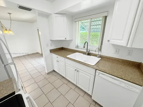 8203 NW 104th Avenue Tamarac FL 33321
