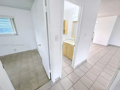 8203 NW 104th Avenue Tamarac FL 33321