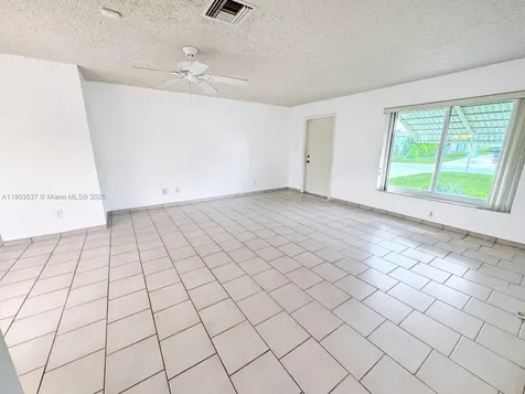 8203 NW 104th Avenue Tamarac FL 33321