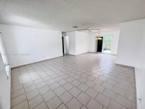 8203 NW 104th Avenue Tamarac FL 33321