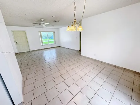 8203 NW 104th Avenue Tamarac FL 33321