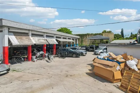 15140-15150 W Dixie Highway North Miami Beach FL 33162
