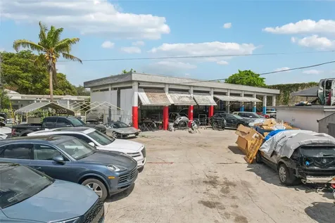 15140-15150 W Dixie Highway North Miami Beach FL 33162
