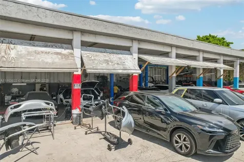 15140-15150 W Dixie Highway North Miami Beach FL 33162