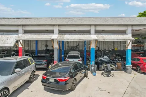 15140-15150 W Dixie Highway North Miami Beach FL 33162