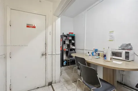 15140-15150 W Dixie Highway North Miami Beach FL 33162