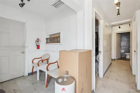 15140-15150 W Dixie Highway North Miami Beach FL 33162